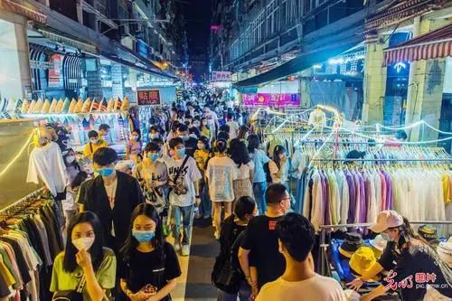 濟(jì)陽西紅市“煙火”重燃 日用品百貨攤位火熱招商，共繪城市活力新畫卷